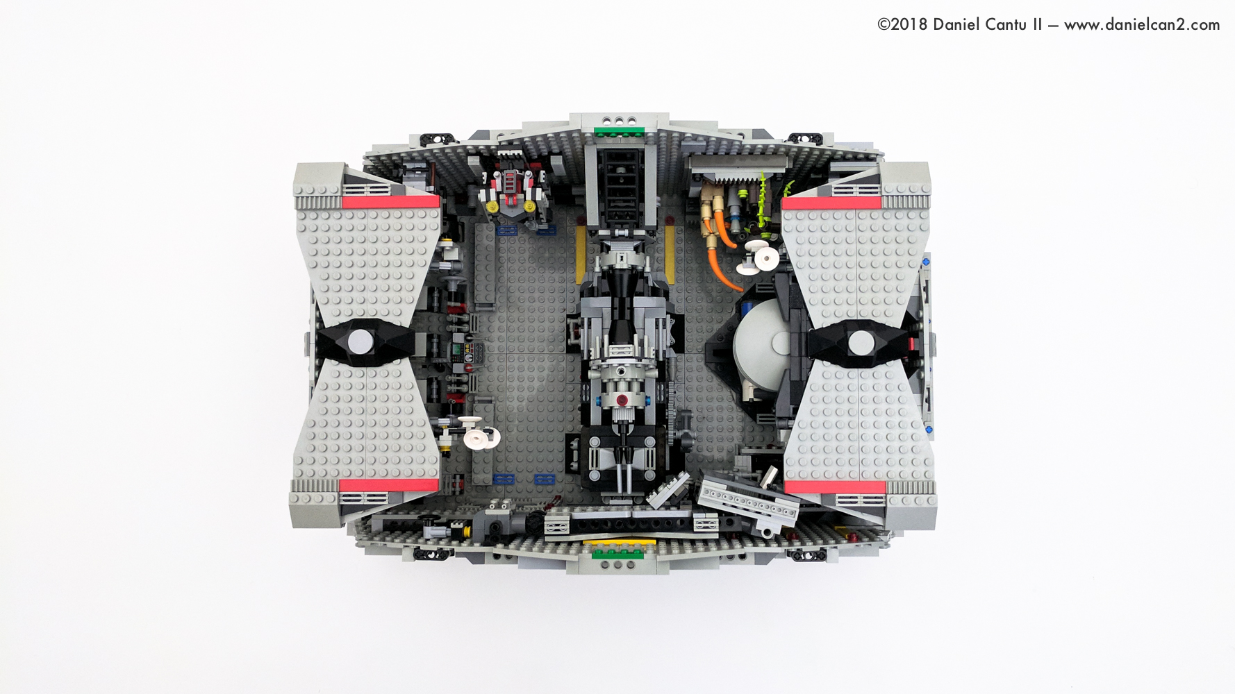 LEGO-Mobile-Fortress-2.jpg