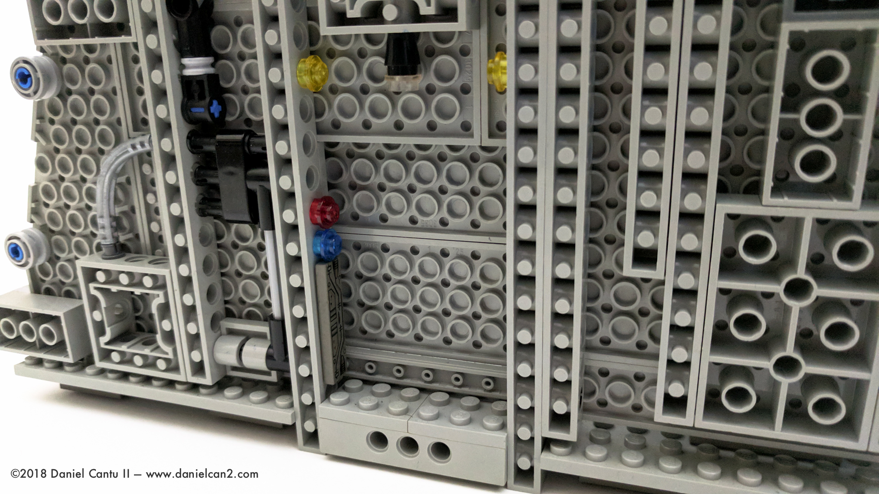 LEGO-Mobile-Fortress-65.jpg