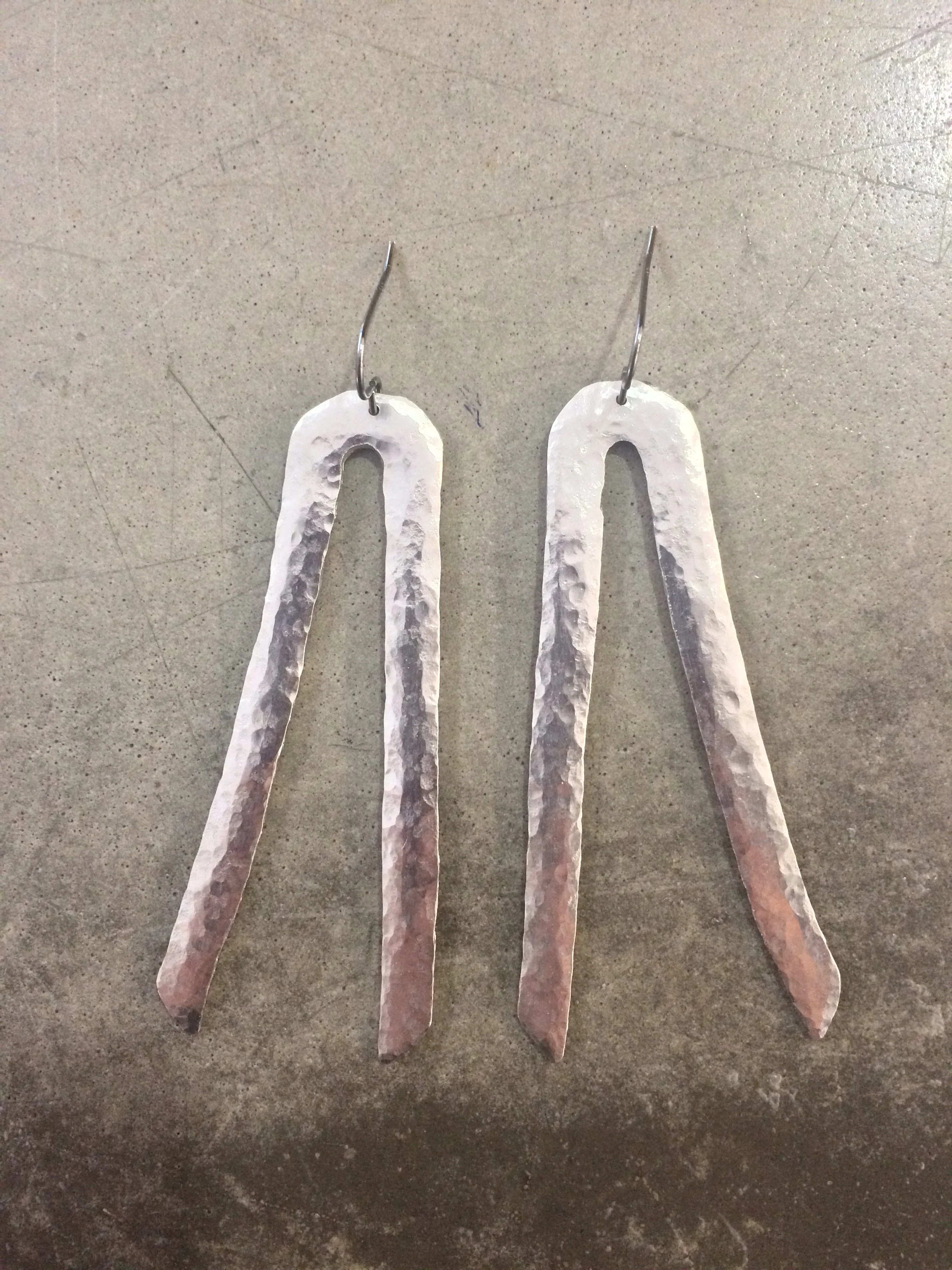 Prong (wide) earrings sterling silver