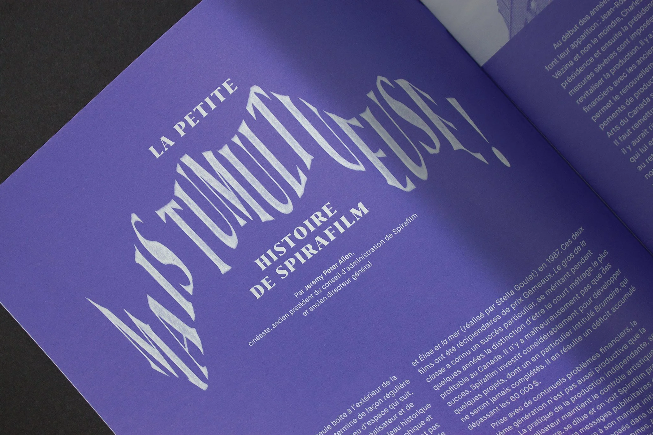 Design d’édition montrant la mise en page de l’intérieur du magazine Spirascope.