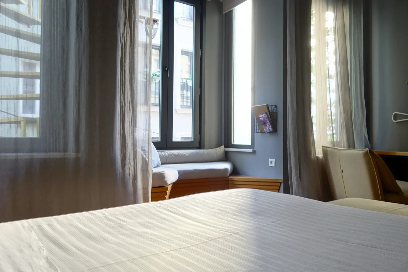 loft w/alcove, 2nd floor