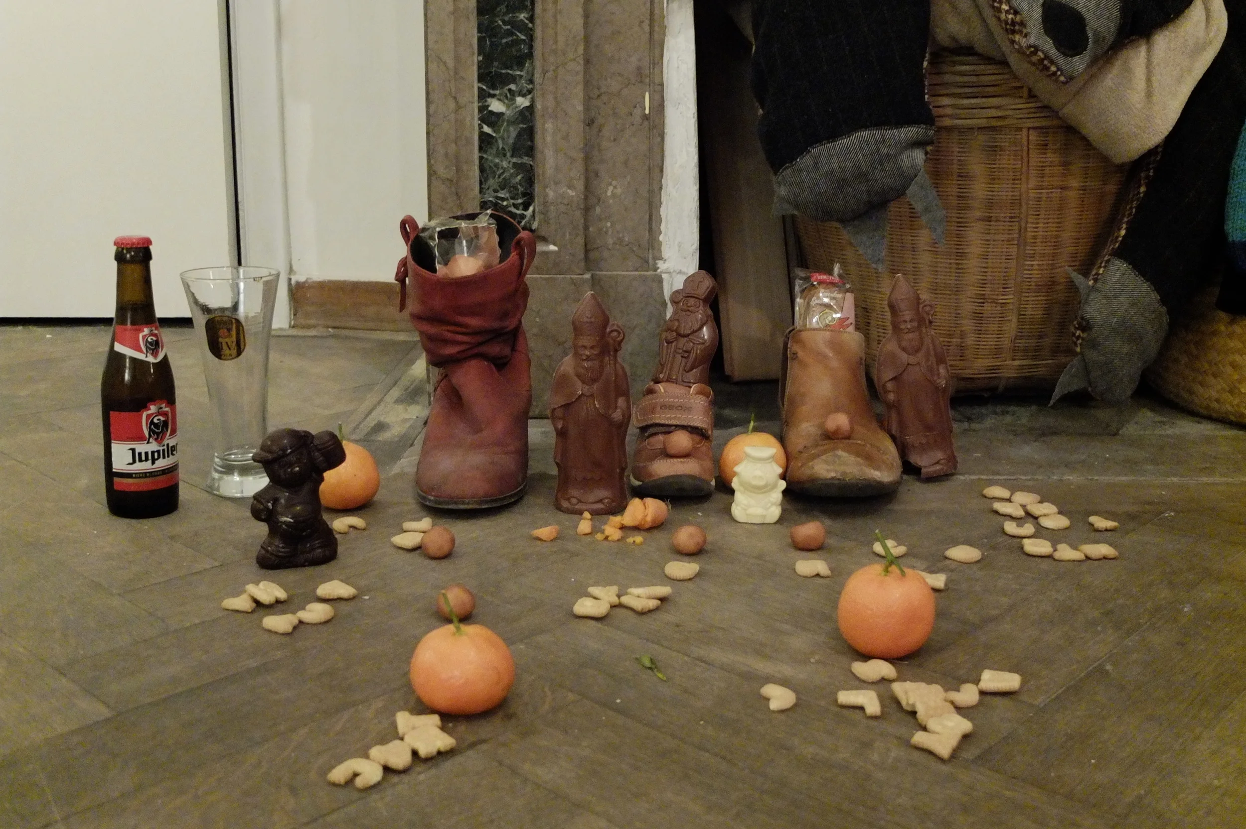 Oskar's shoe placed by the chimney for Sinterklaas. Alright, I admit, Jonathan's shoe and mine are there as well, we also are in desperate need for some chocolate after all the stress we have experienced.