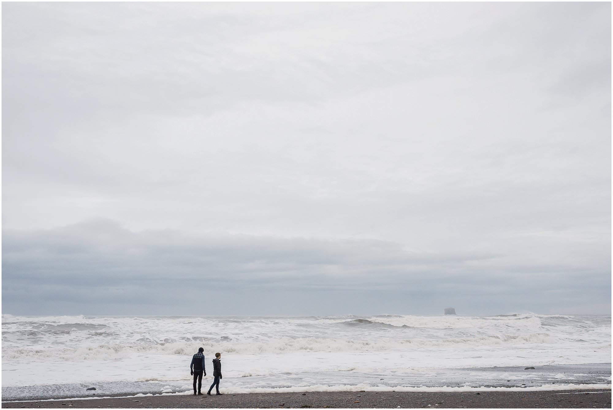 rialto-beach-washington-engagement-session_0538.jpg