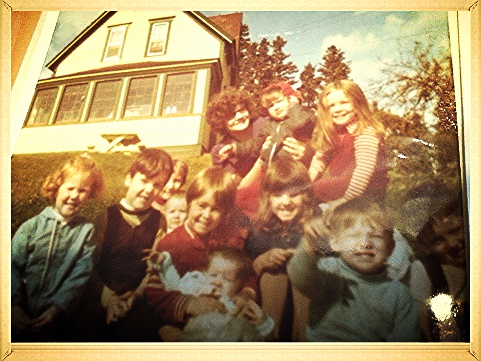 Cousins! So many awesome cousins :) Norton, at the Kelly farm.