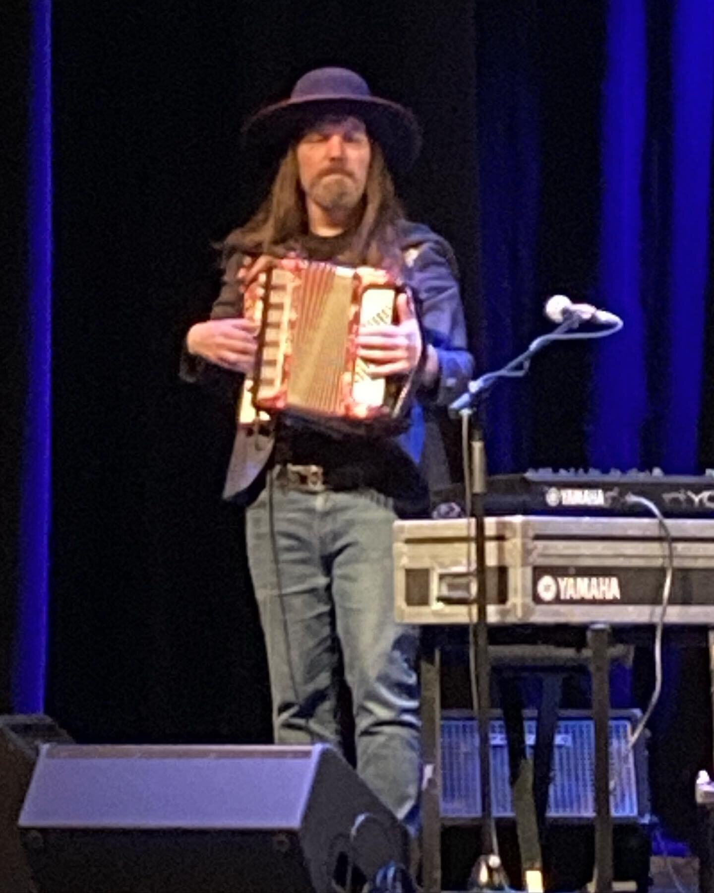 So great to see some live music tonite at the Harbourfront in Summerside; The Hello Darlins sang Americana and roots, originals and a few covers. A fun band with a warm stage presence, and fabulous musicianship that lit up the stage. So much fun, and