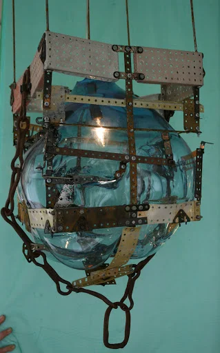 Radiolaria - blauw glas in meccano - 127 x 31 x 32cm - 2013