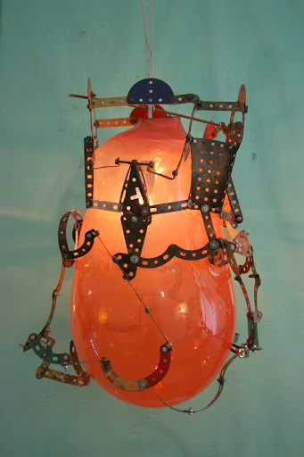 - 48 x 32 x 28cm - 2013