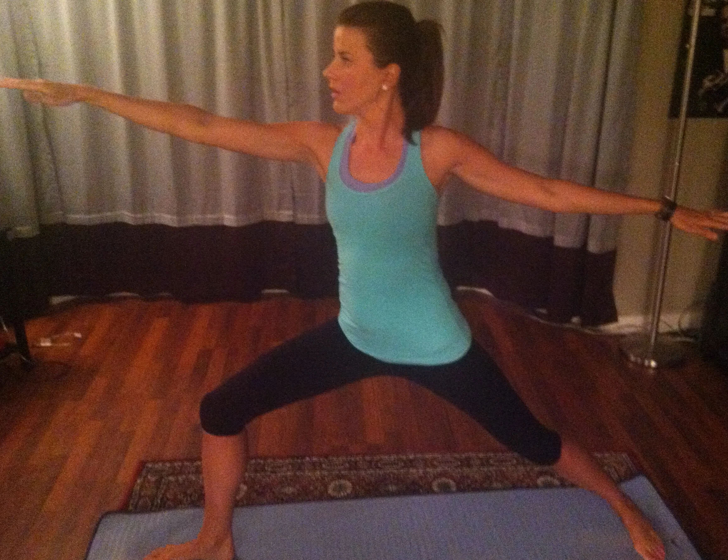 robynhefneryoga