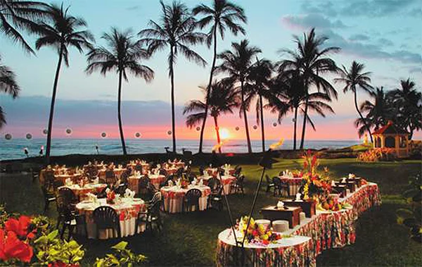 With more than 235,000 square feet of first class meeting, pre-function and exhibit facilities, Hilton Waikoloa Village ’s most Instagrammable meeting space can be found at the Ocean View Terrace. This unique lawn setting provides a spectacular sunset view over the Pacific Ocean and is perfect for groups up to 250.