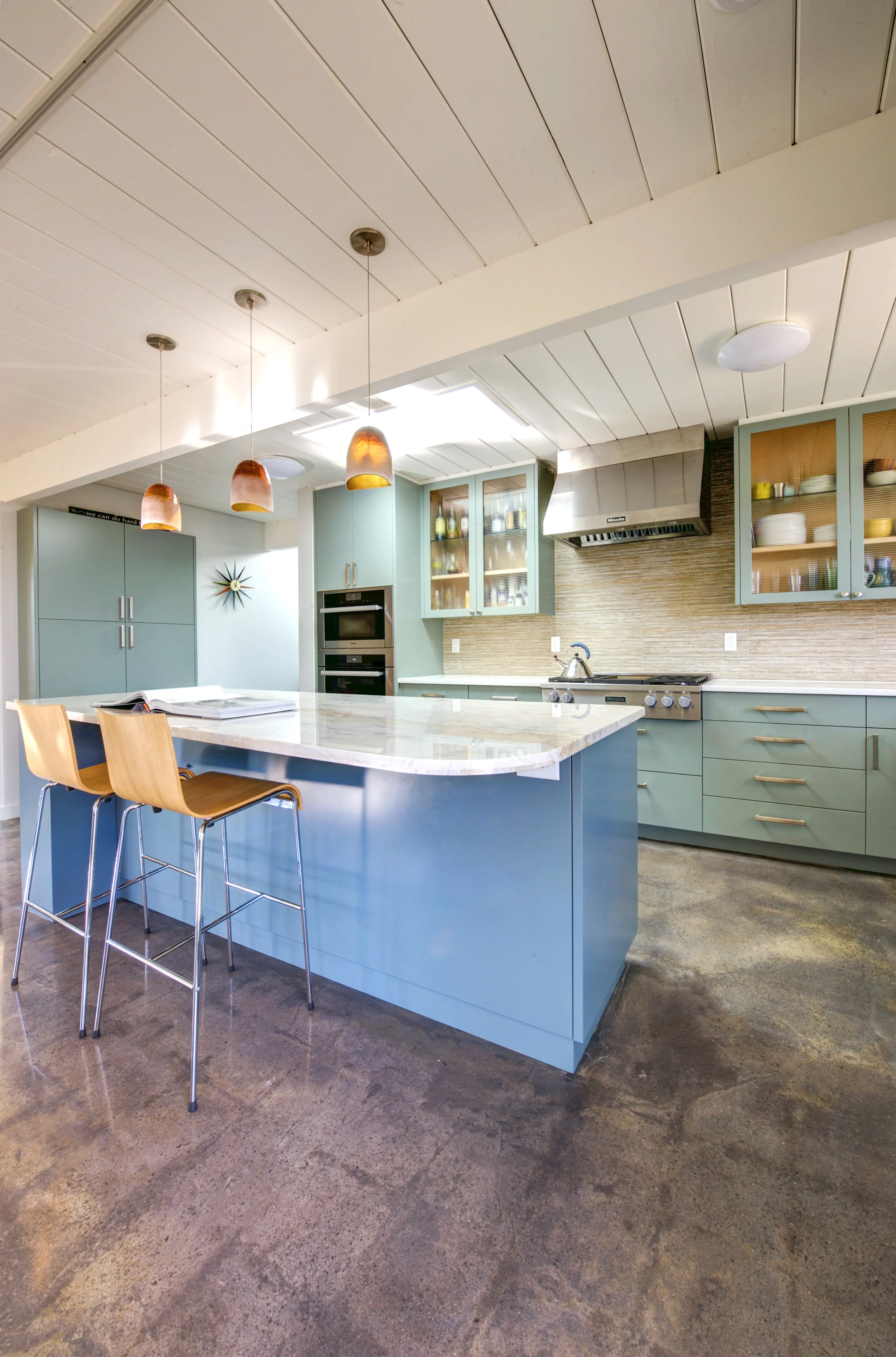 Kitchen_vert1DSC_0555_6_7_8_fused.jpg