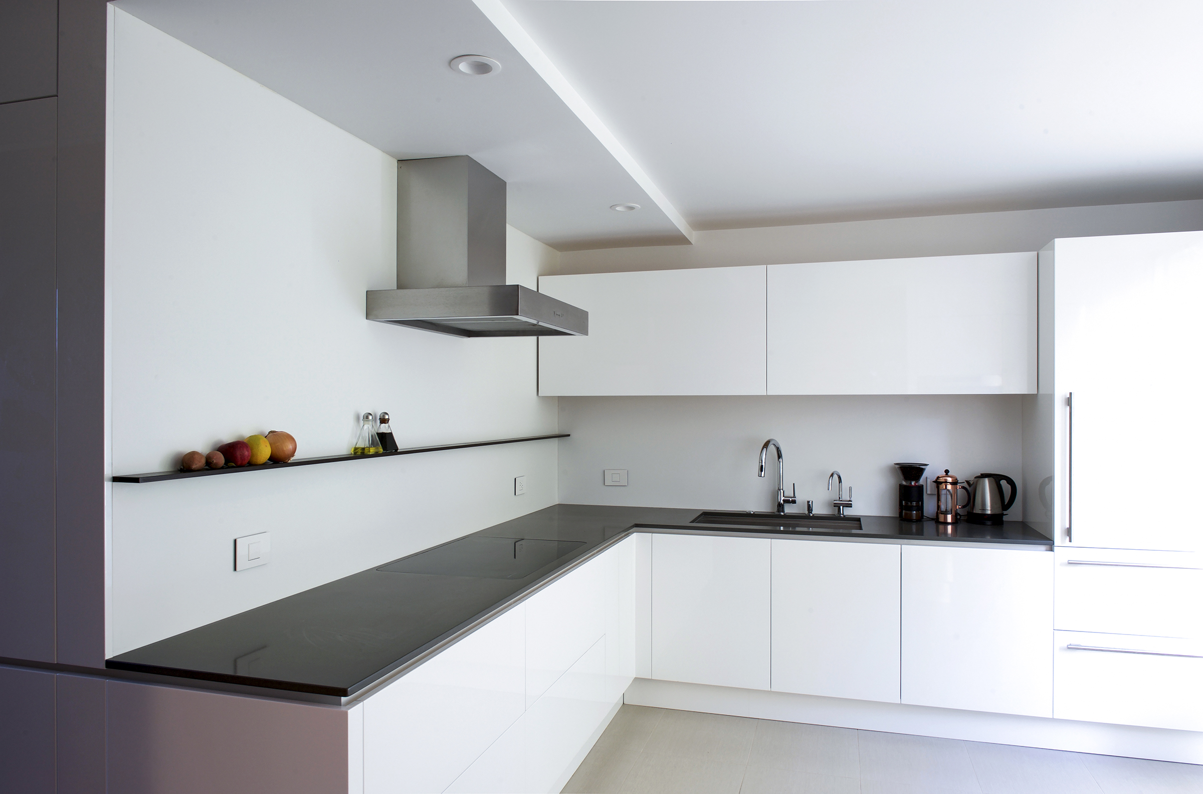Tiffany_whiteKitchenDSC_0148useSM.jpg
