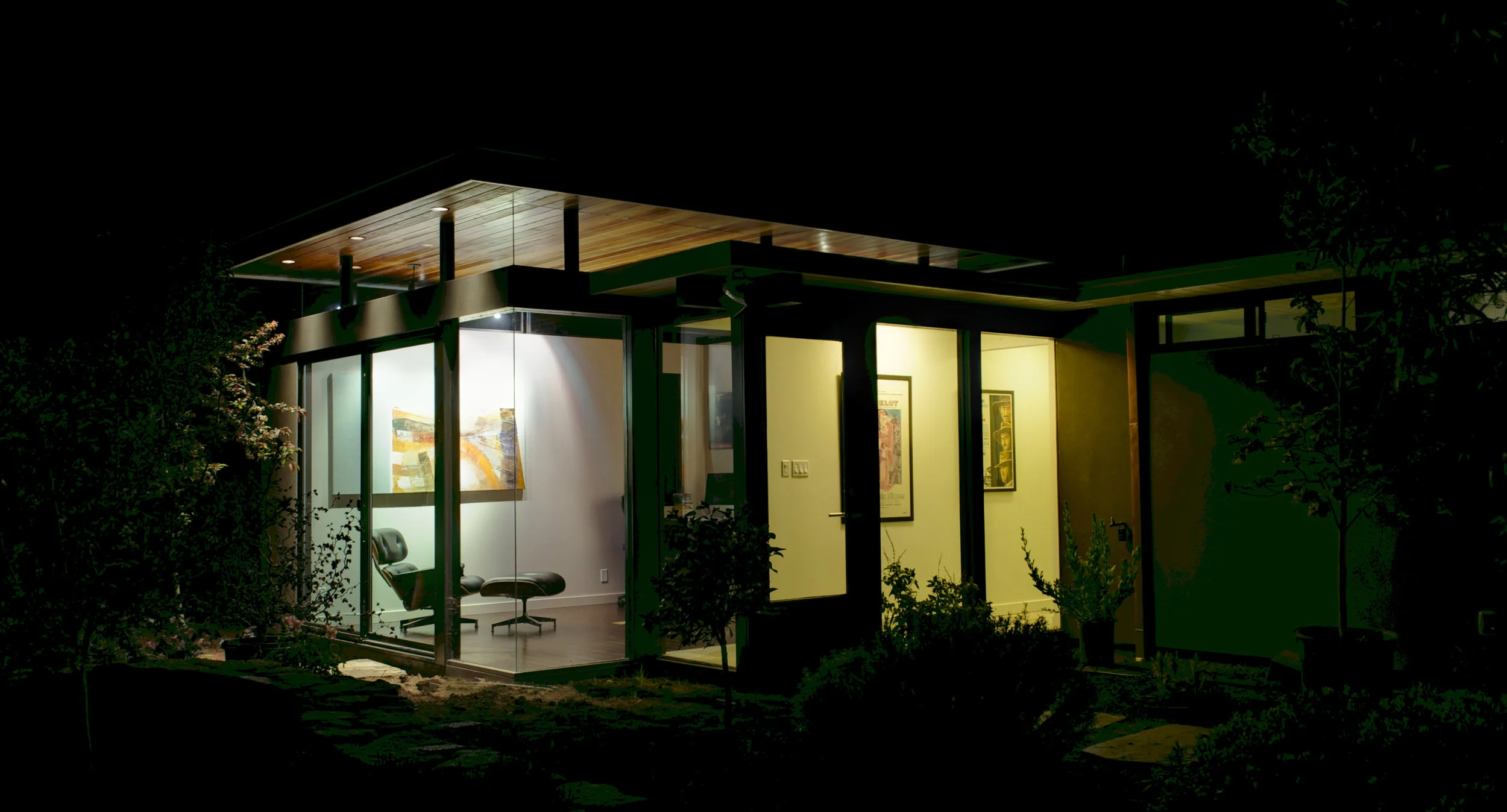 FrCr_office_night_exteriorDSC_4083cr.jpg