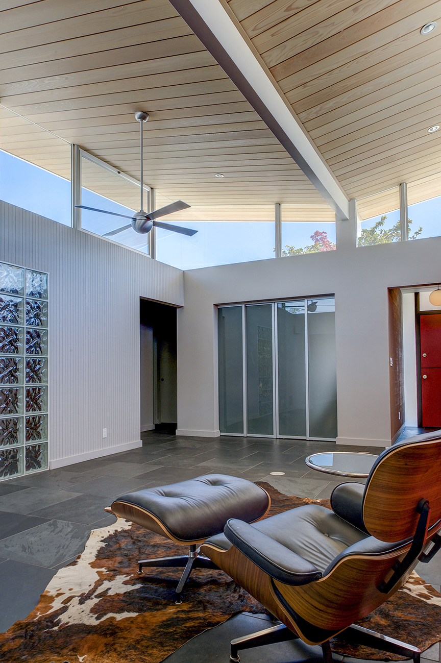atrium2_DSC_1896small.jpg