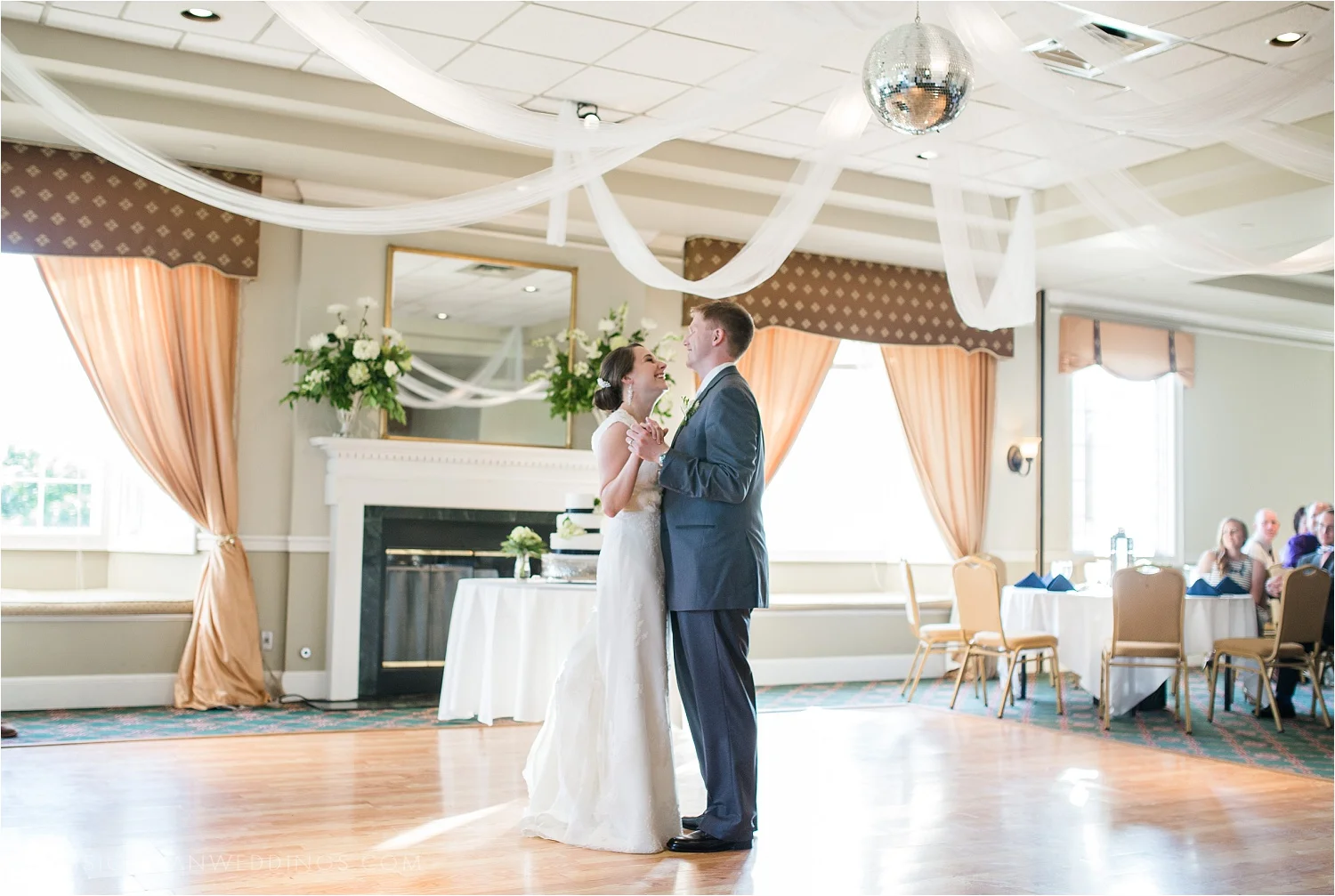 Louisville-Wedding-Oxmoor-Country-Club_0106.jpg