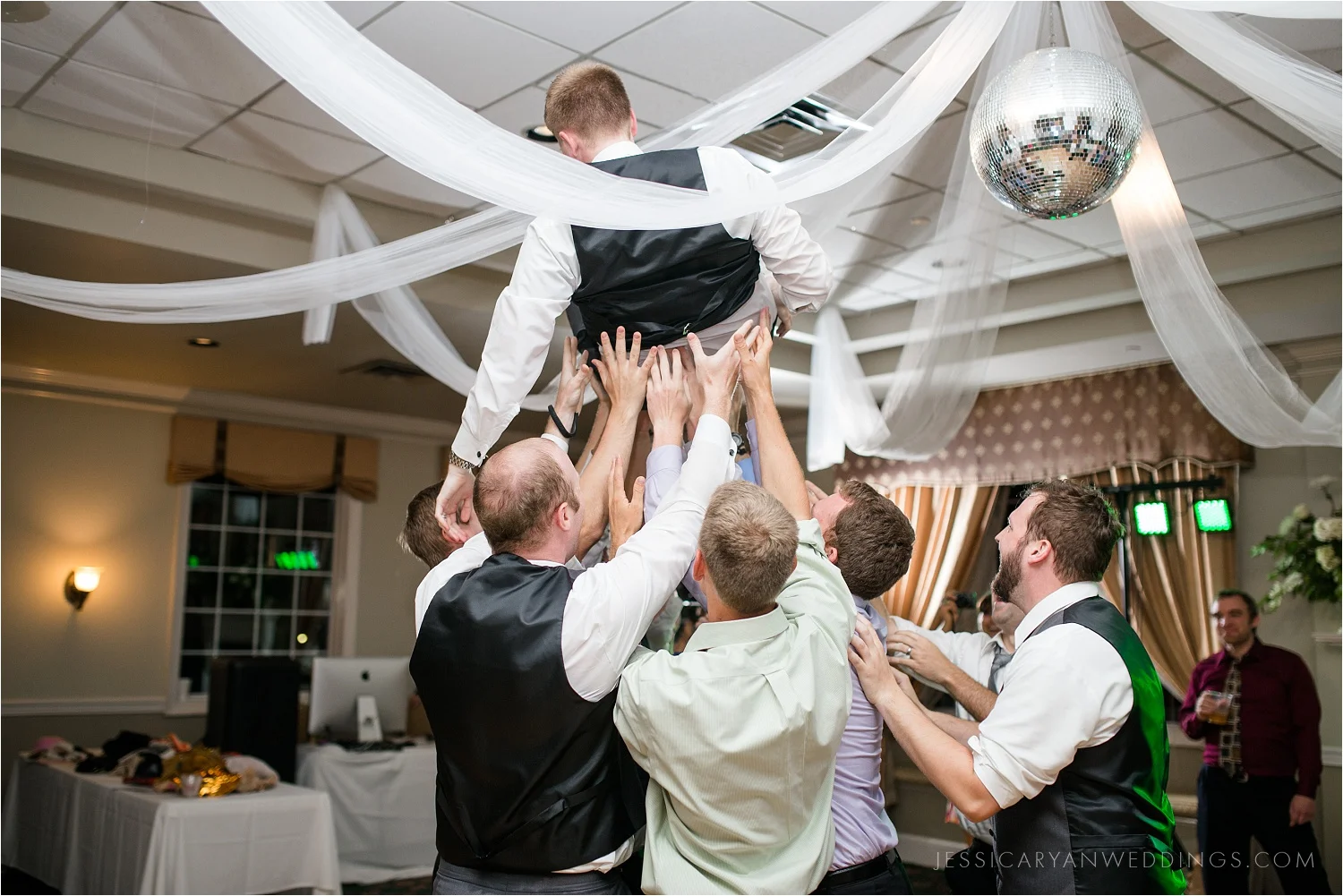 Louisville-Wedding-Oxmoor-Country-Club_0135.jpg