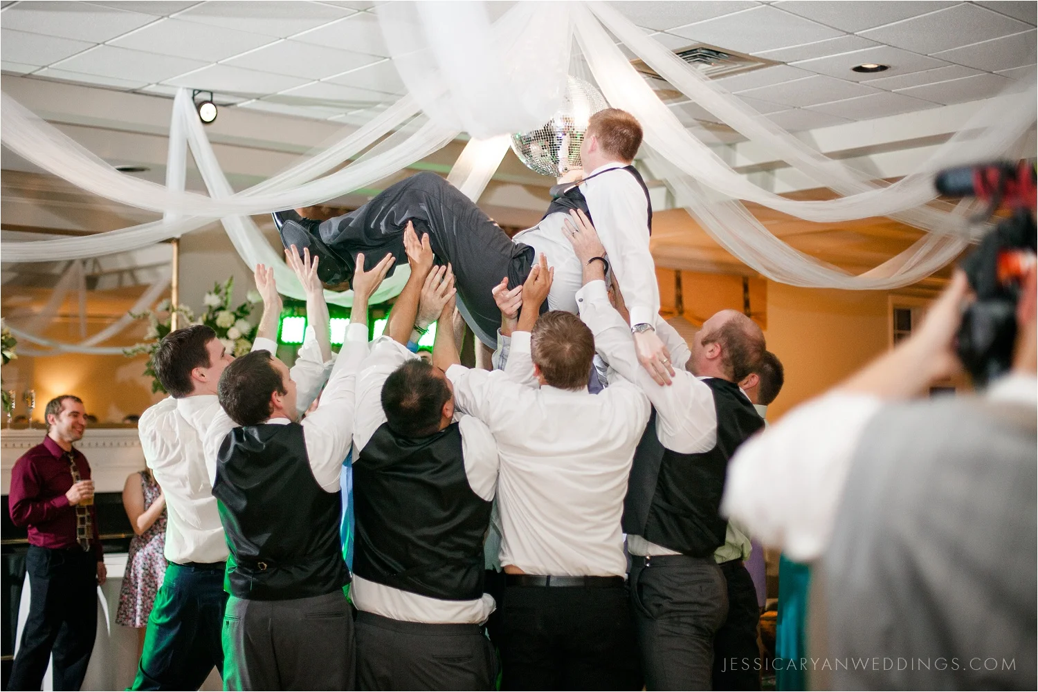 Louisville-Wedding-Oxmoor-Country-Club_0136.jpg