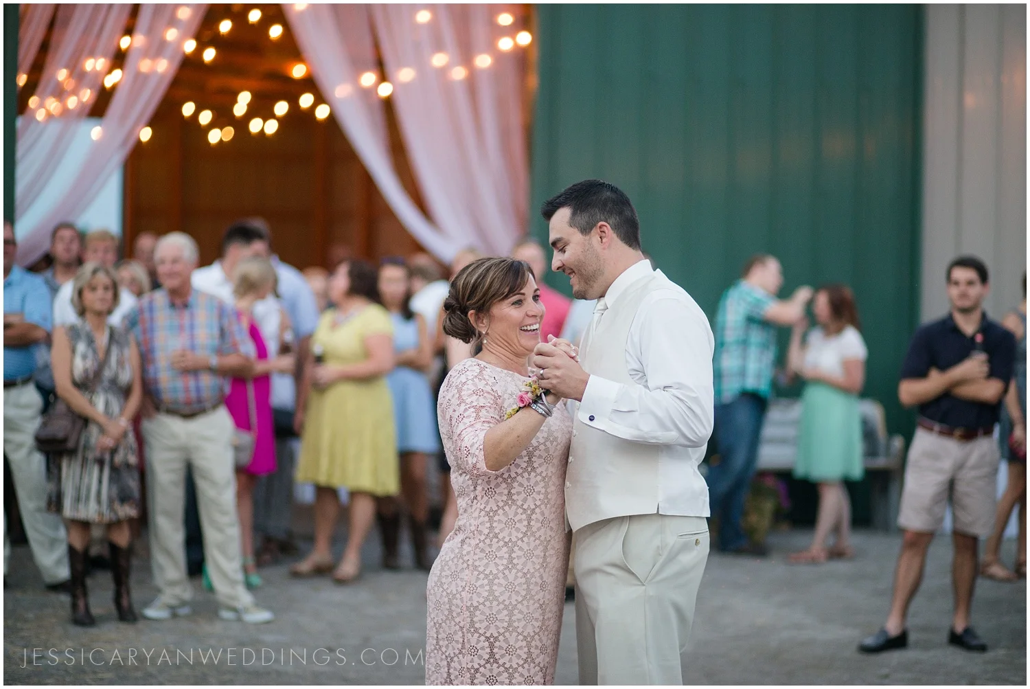 Louisville-Wedding-Photographer_0072.jpg