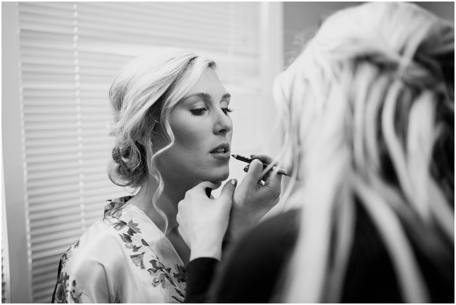 bride-getting-ready-louisville-wedding_0010.jpg