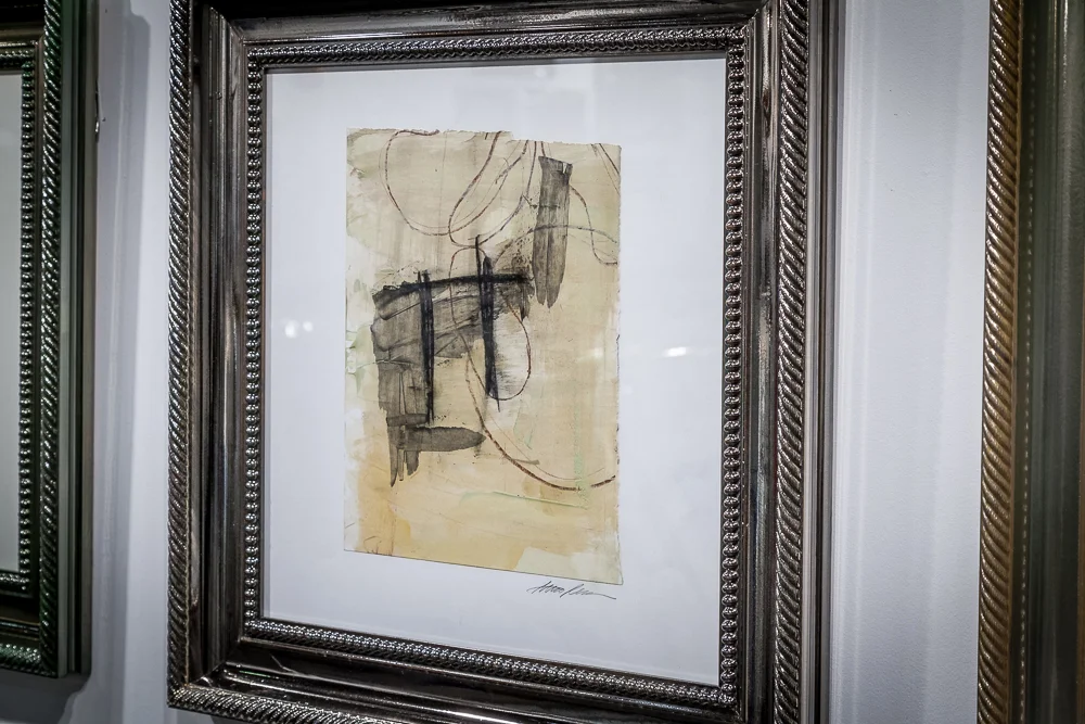 The Flash®finishes can be customized to show off a particular piece of artwork.