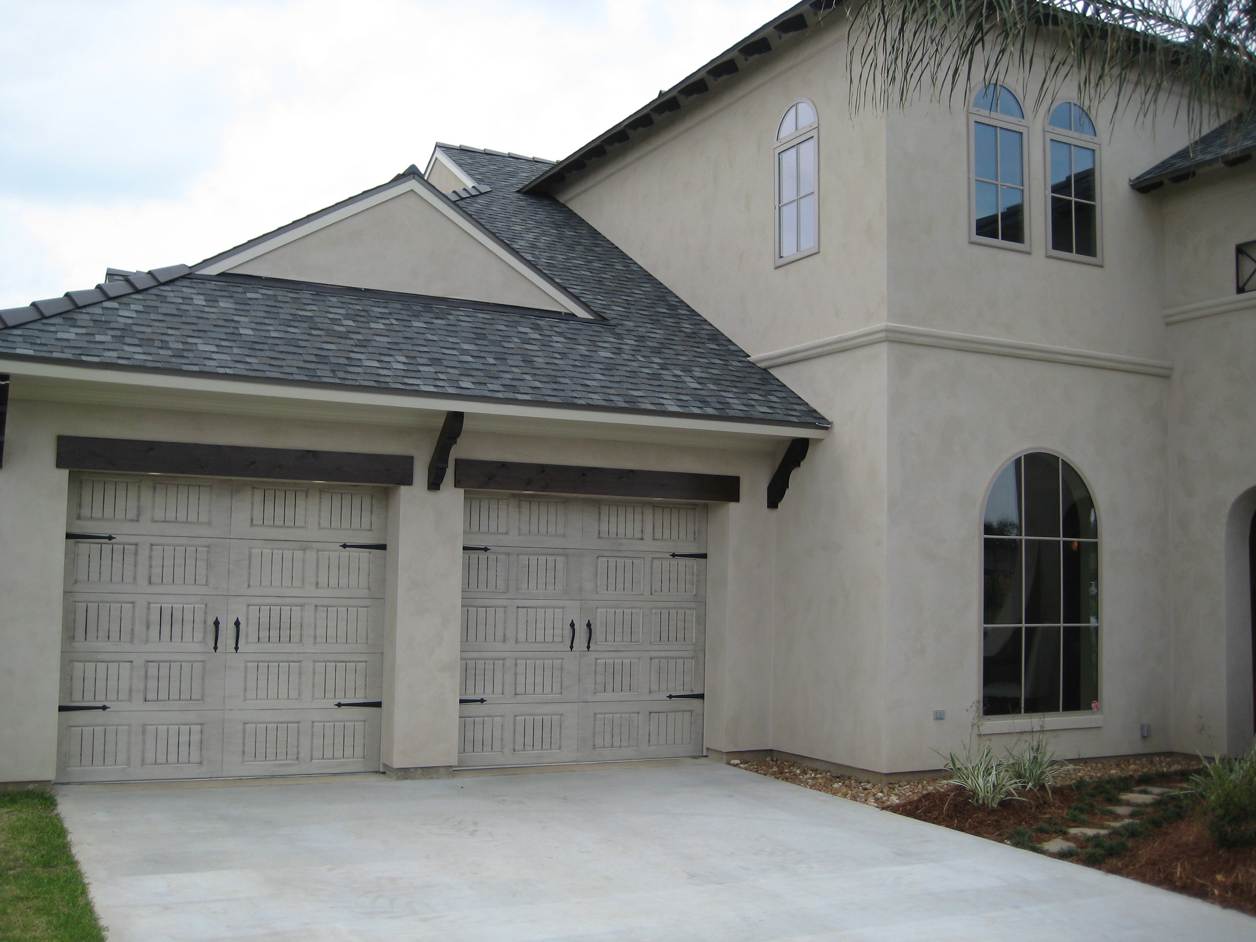 Oak Summit Garage Doors Acadiana Garage Doors Of Lafayette Home Page