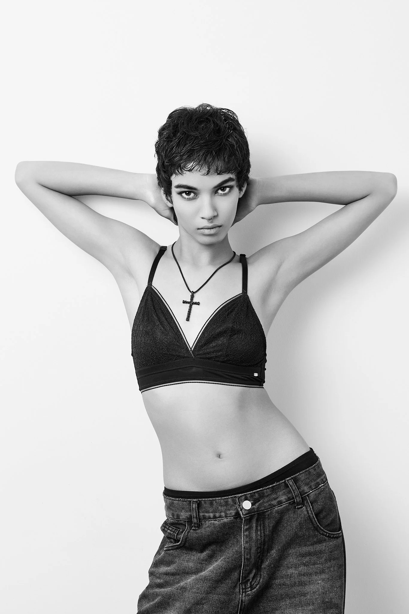 Alisha_May2025_115_bw.jpg