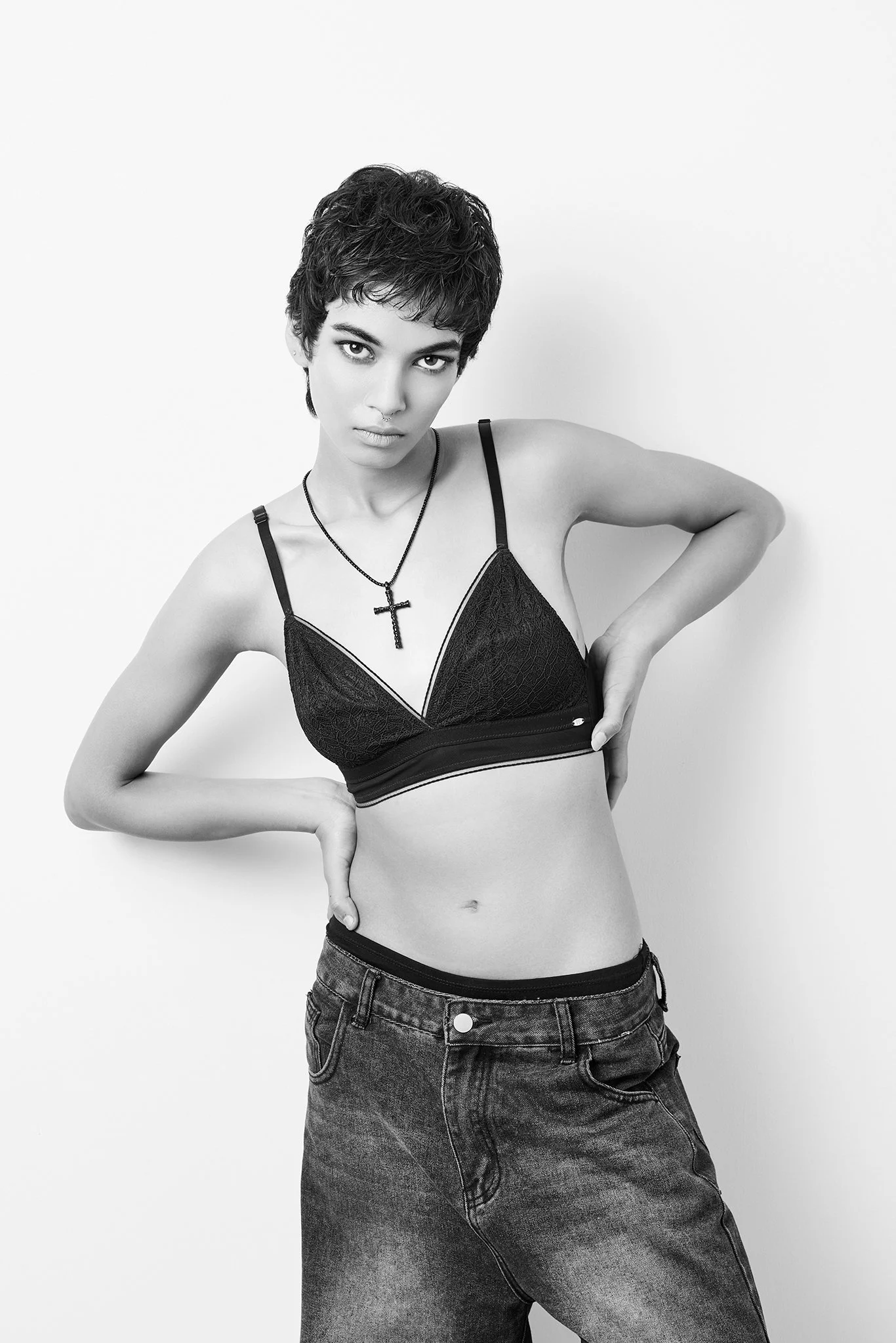 Alisha_May2025_123_bw.jpg