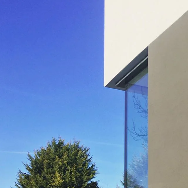 Wonderful to come to site to check on the finishing touches being made on a sunny day like today. We can’t wait to show you all the pictures of this stunning new build house, soon on our website
www.architectsav.co.uk/
#architecture #architects #bromley #uk #bluesky