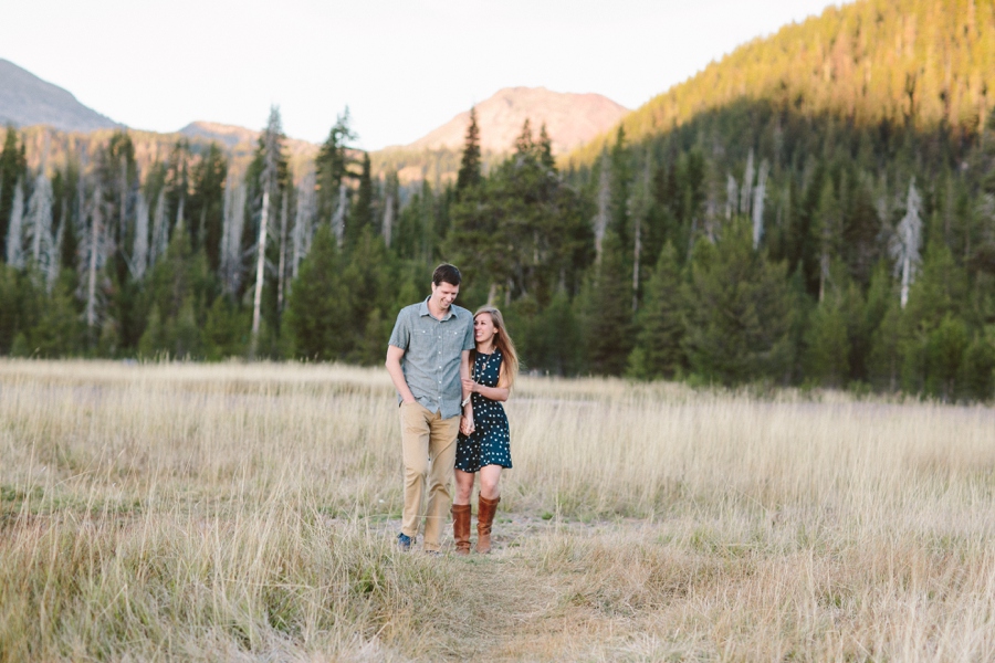 01_Sparks_Lake_Bend_Oregon_Engagement_Photographer.JPG