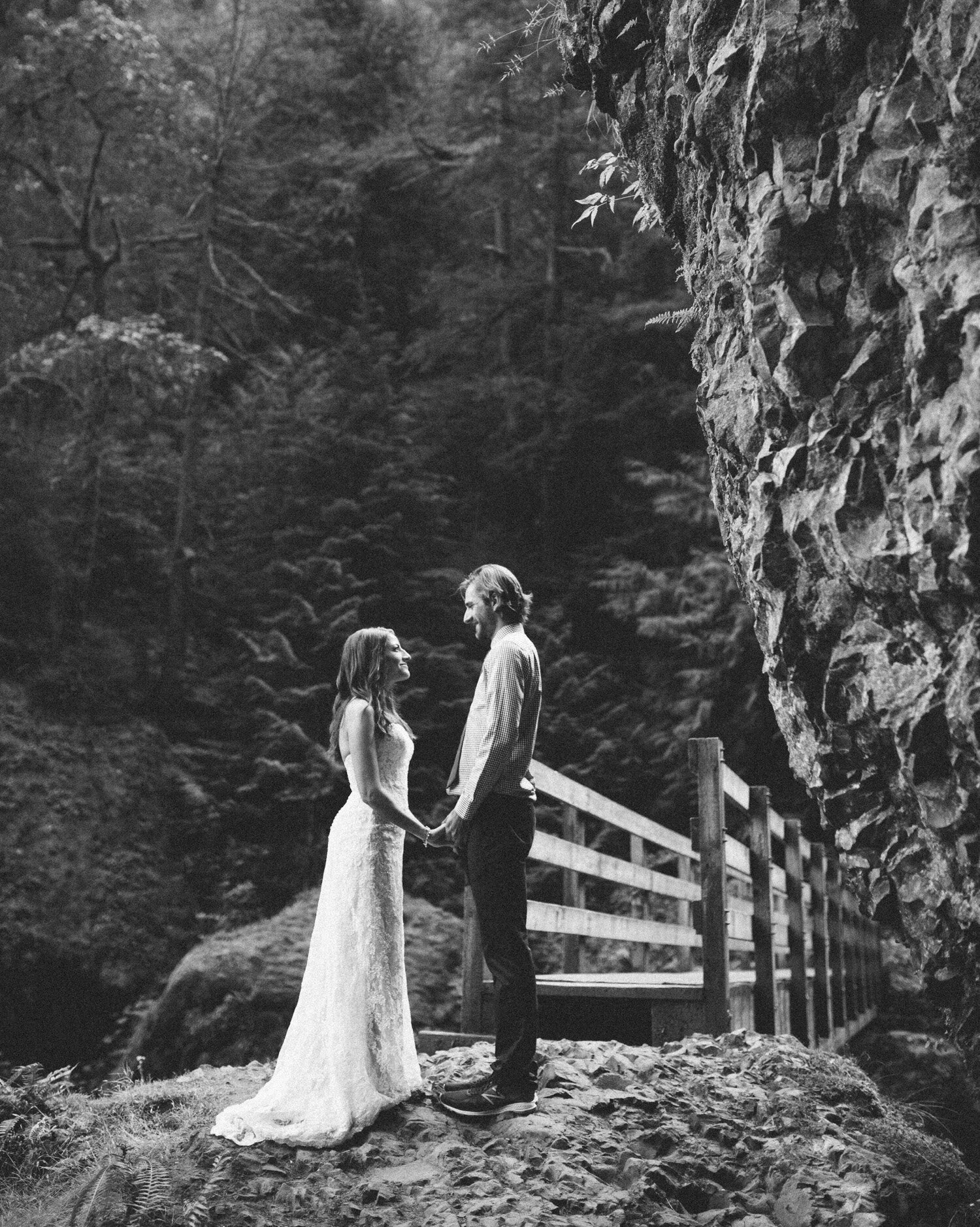 Wahclella_falls_oregon_intimate_elopement_wedding_photo_16.JPG