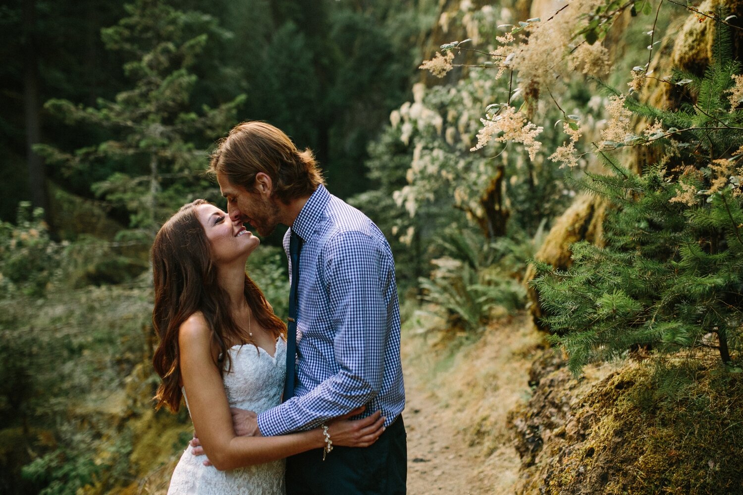 Wahclella_falls_oregon_intimate_elopement_wedding_photo_19.JPG