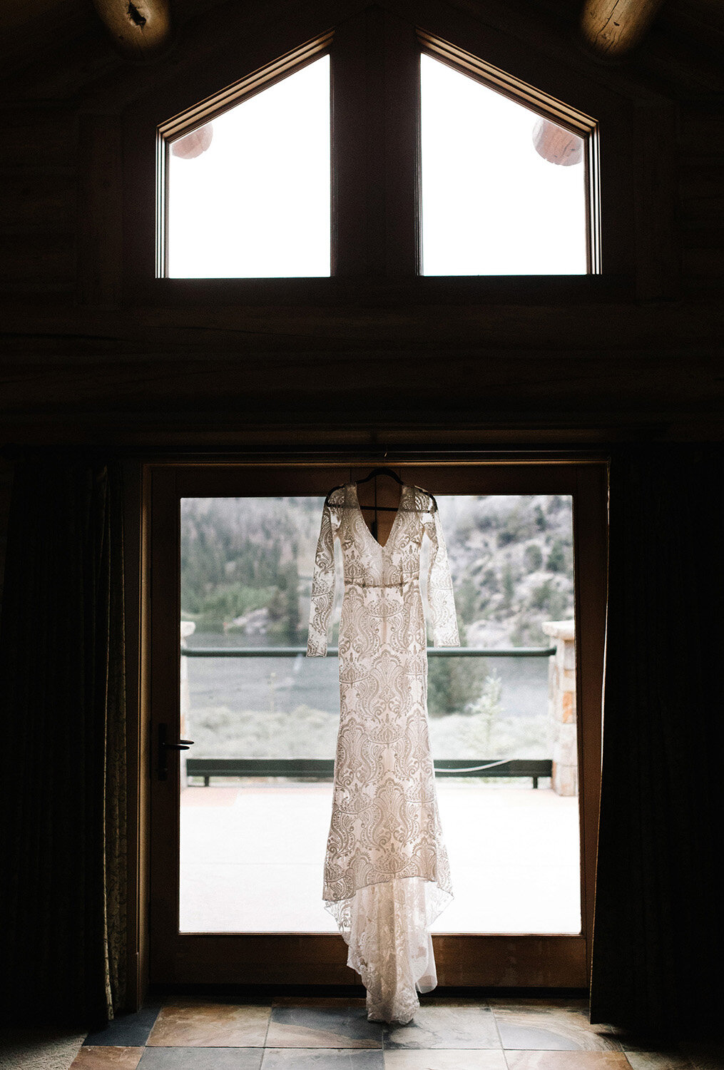 Wedding_Gown_June_Lake_Mammoth_Mountain_Wedding_Photo.jpg