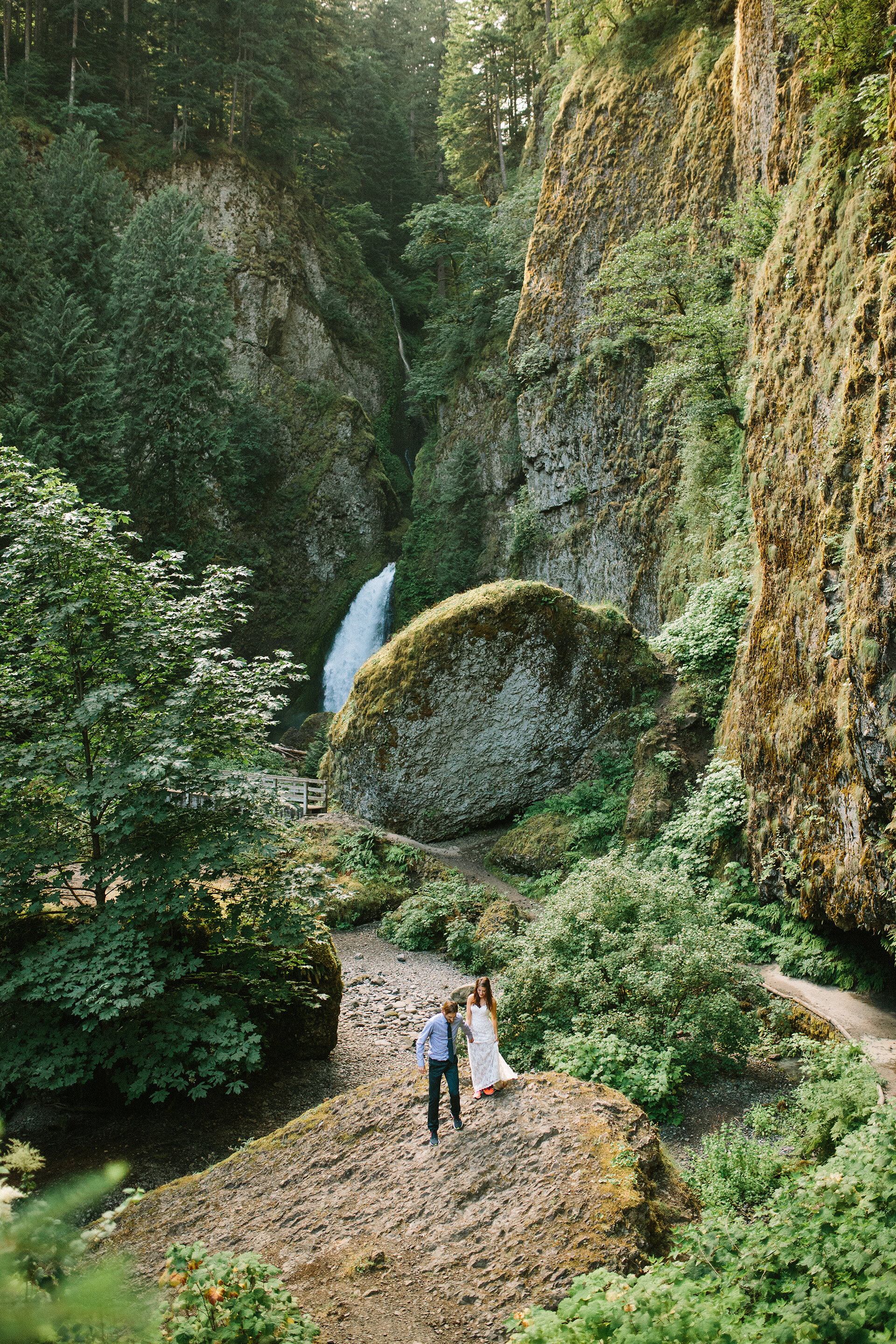 Wahclella_Falls_Oregon_Elopement_Photos_15.JPG