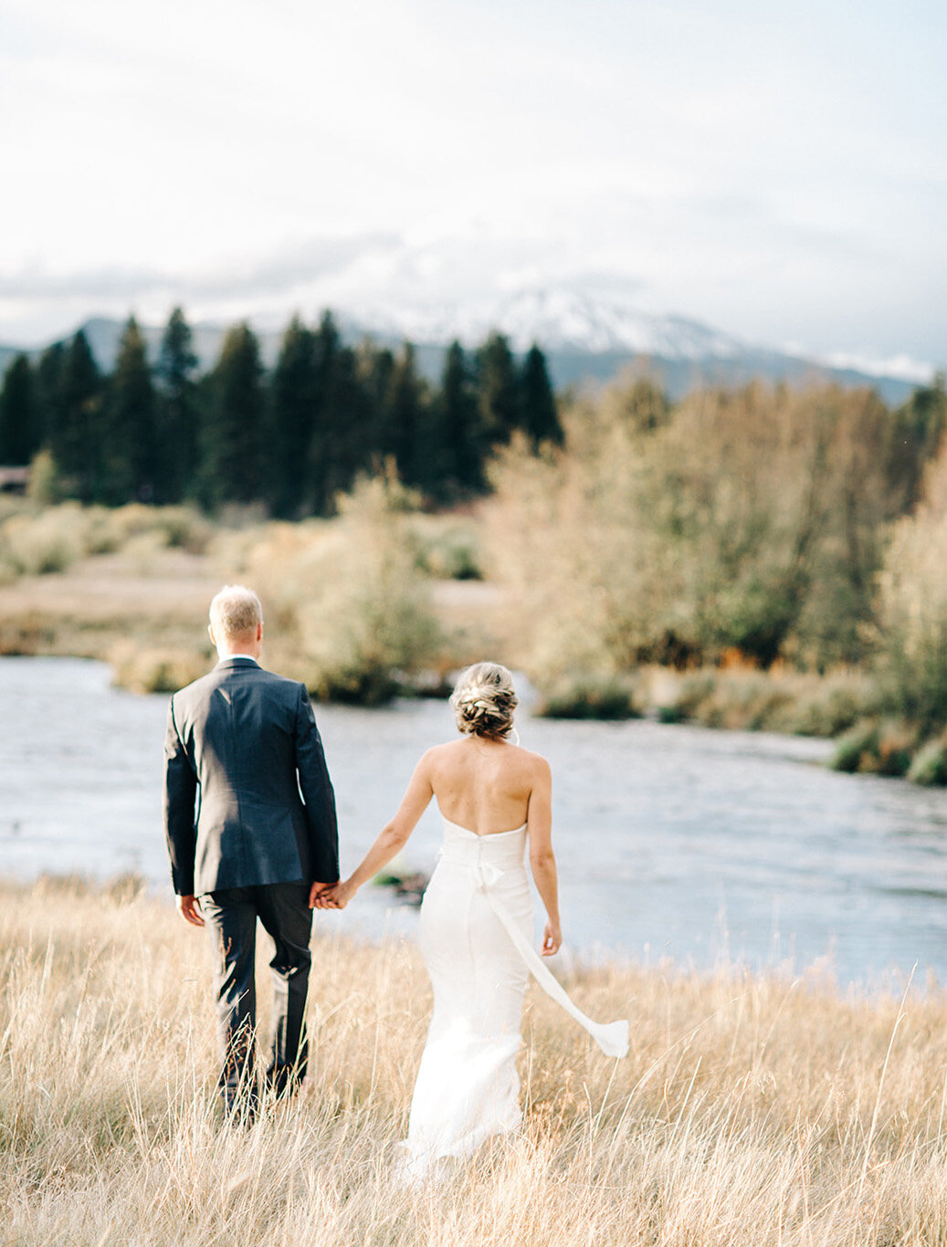 House-On-Metolius-Wedding-Photo-05.jpg