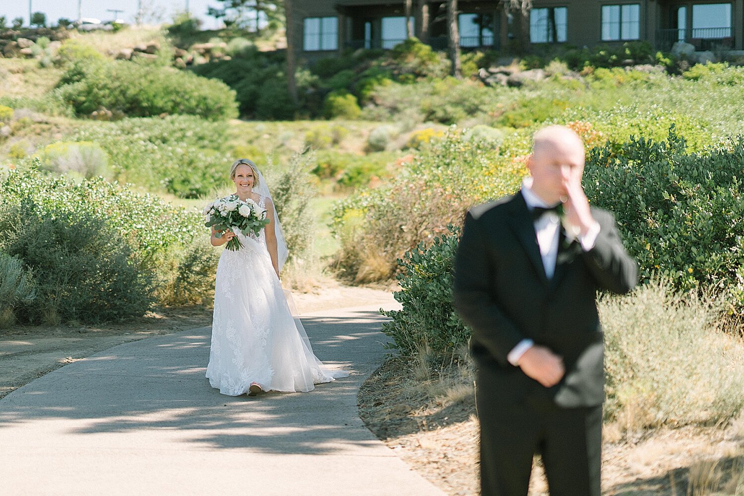 Tetherow-Resort-Bend-Oregon-Wedding-Photos-23.jpg