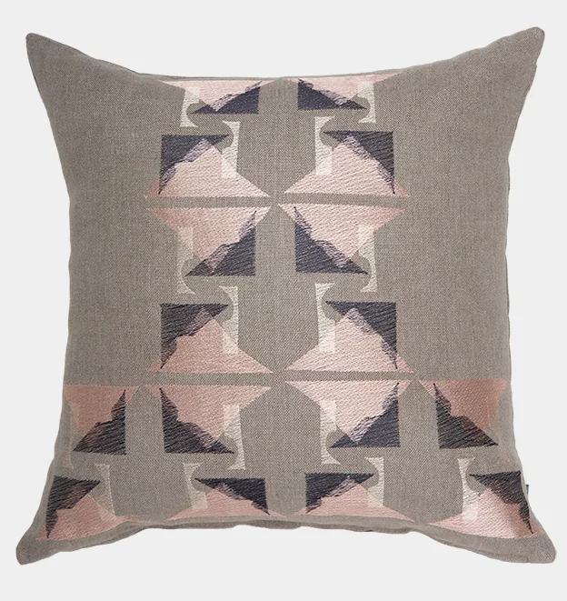 FAYCE-Diamond_pillow.jpg