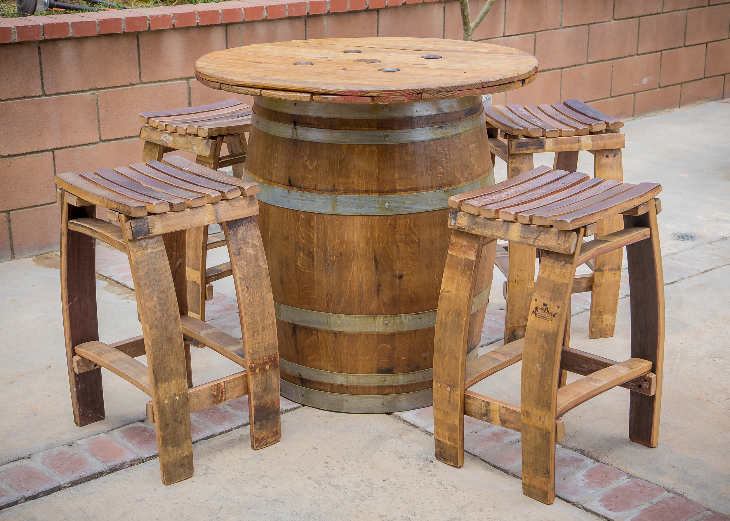 Hoedown Bar Table King Barrel - How To Attach A Table Top Whiskey Barrel