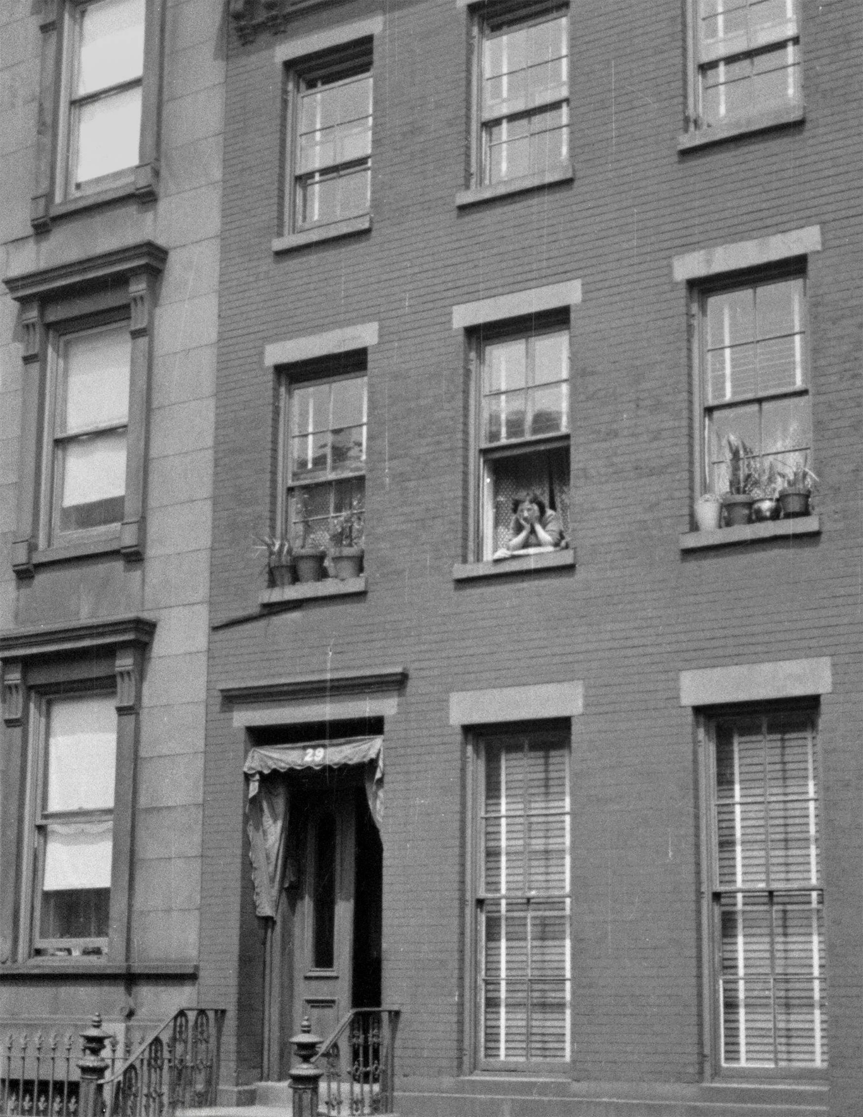 29 Poplar Street Brooklyn 02 crop.jpg