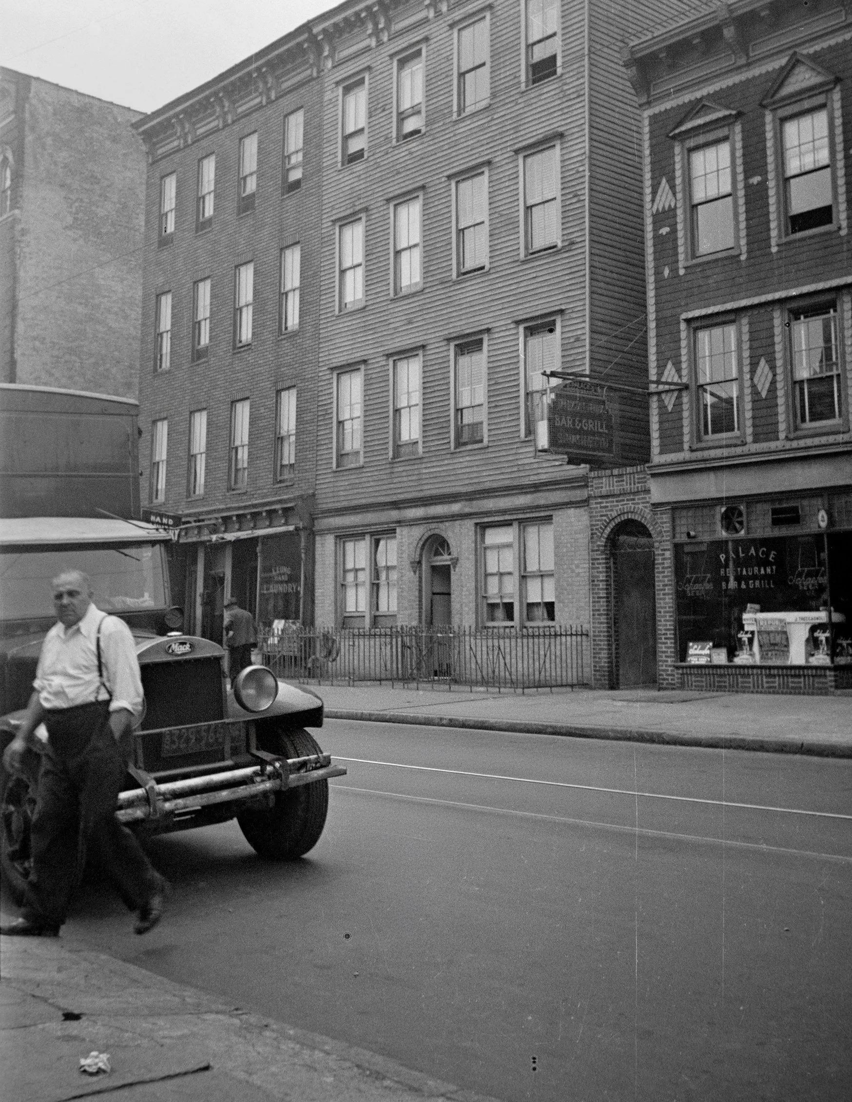 538 Driggs Avenue Brooklyn 01 crop.jpg