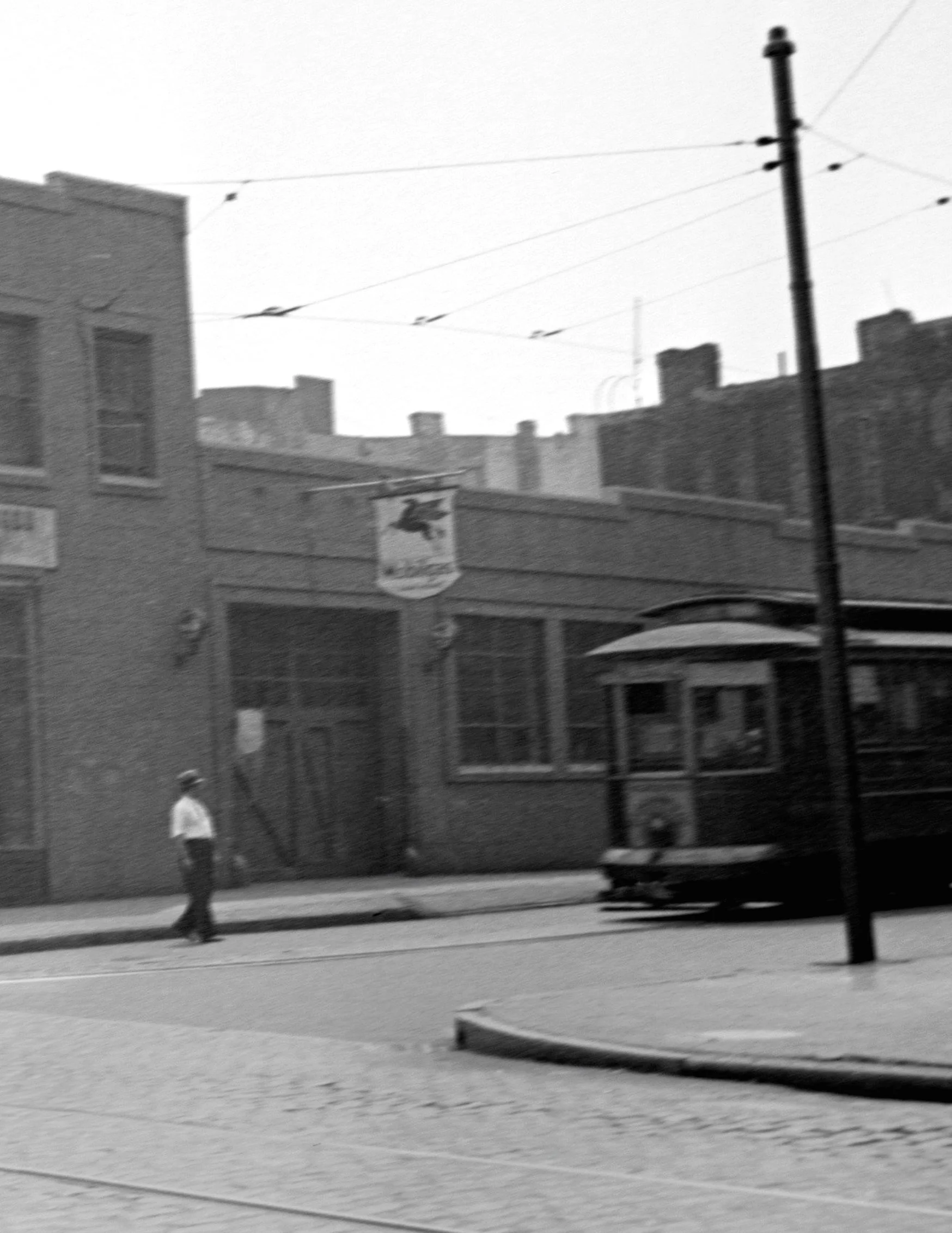 33 Park Avenue Brooklyn 02 edit crop.jpg