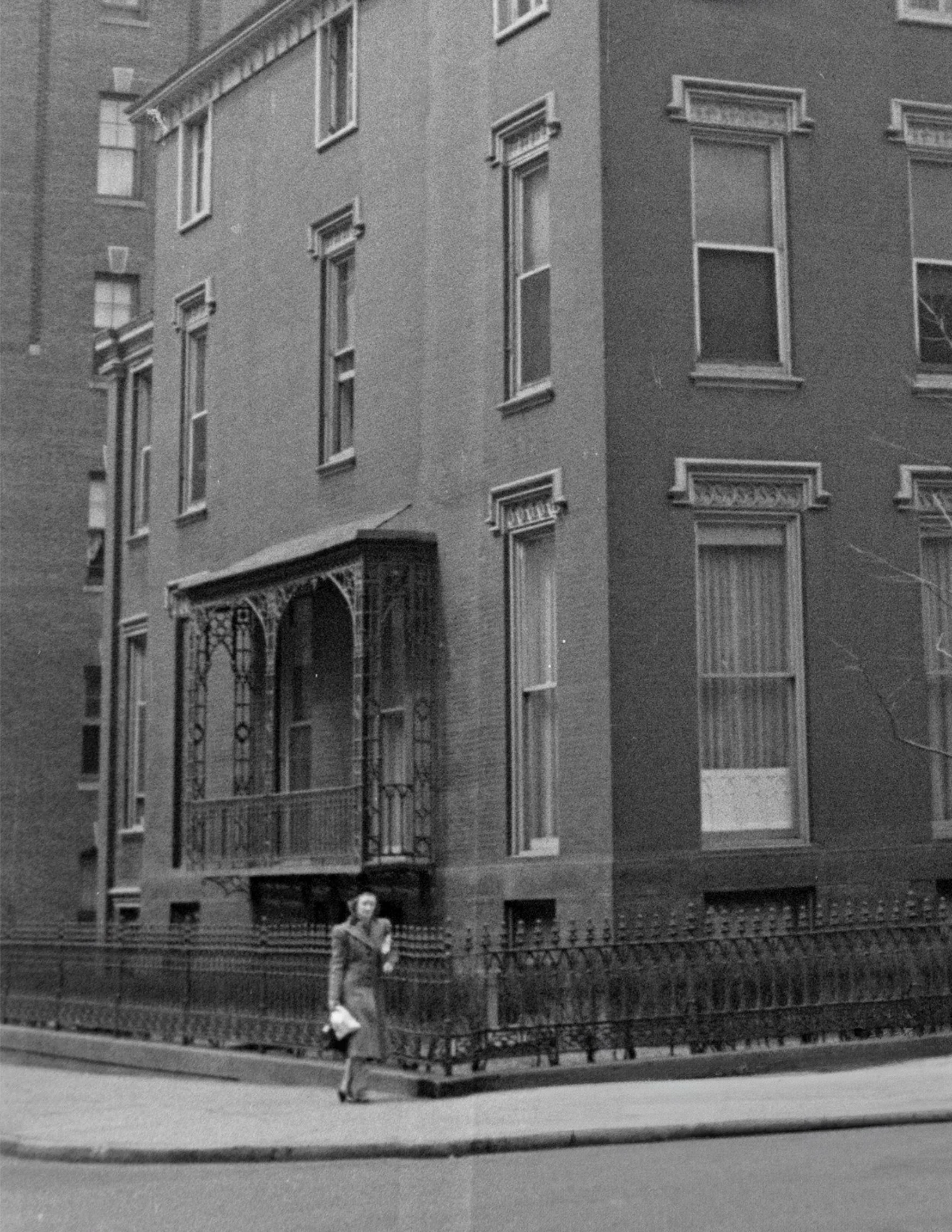 34 Pierrepont Street Brooklyn 02 crop edit.jpg