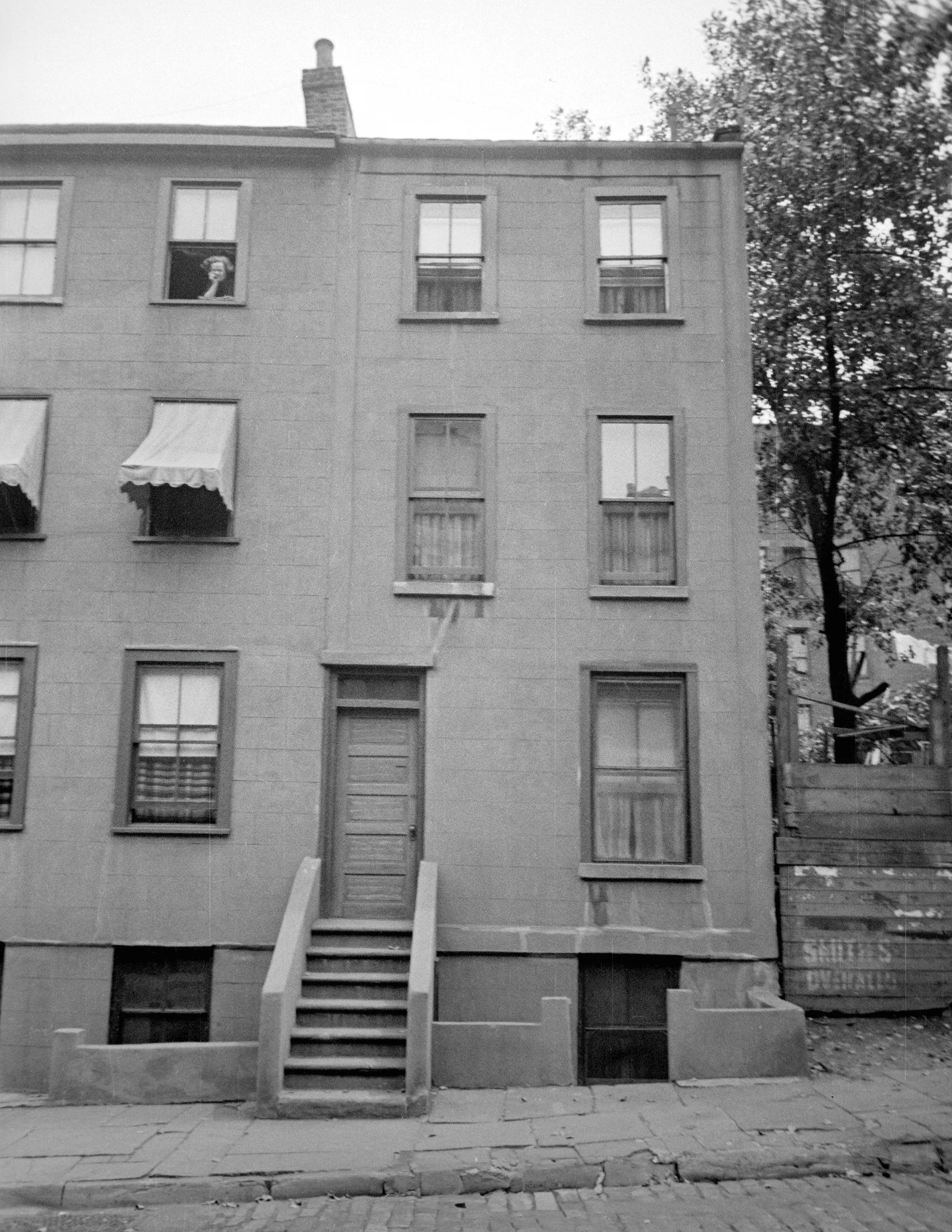 145 Peal Street Brooklyn 01 edit crop.jpg