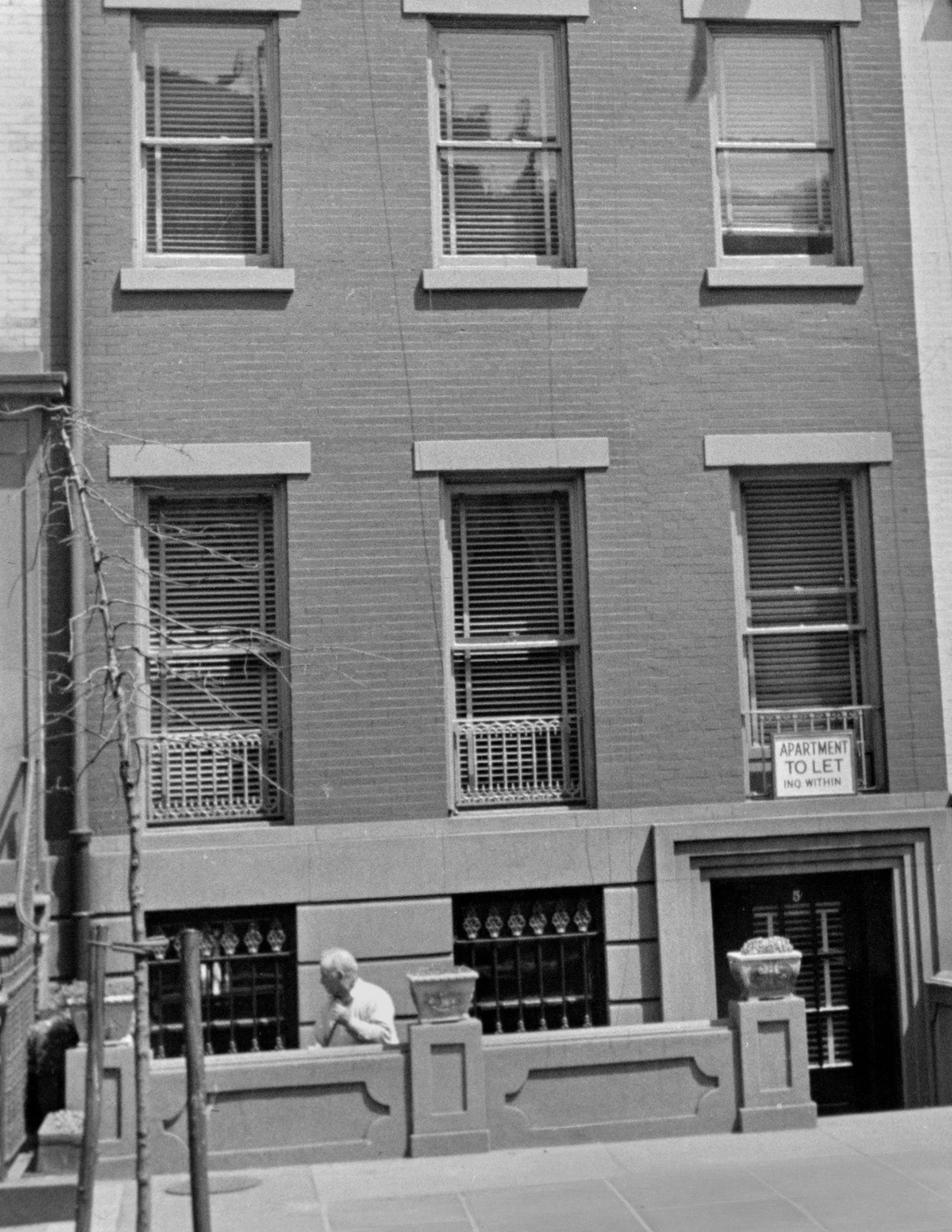 5 Middagh Street Brooklyn 02 crop.jpg