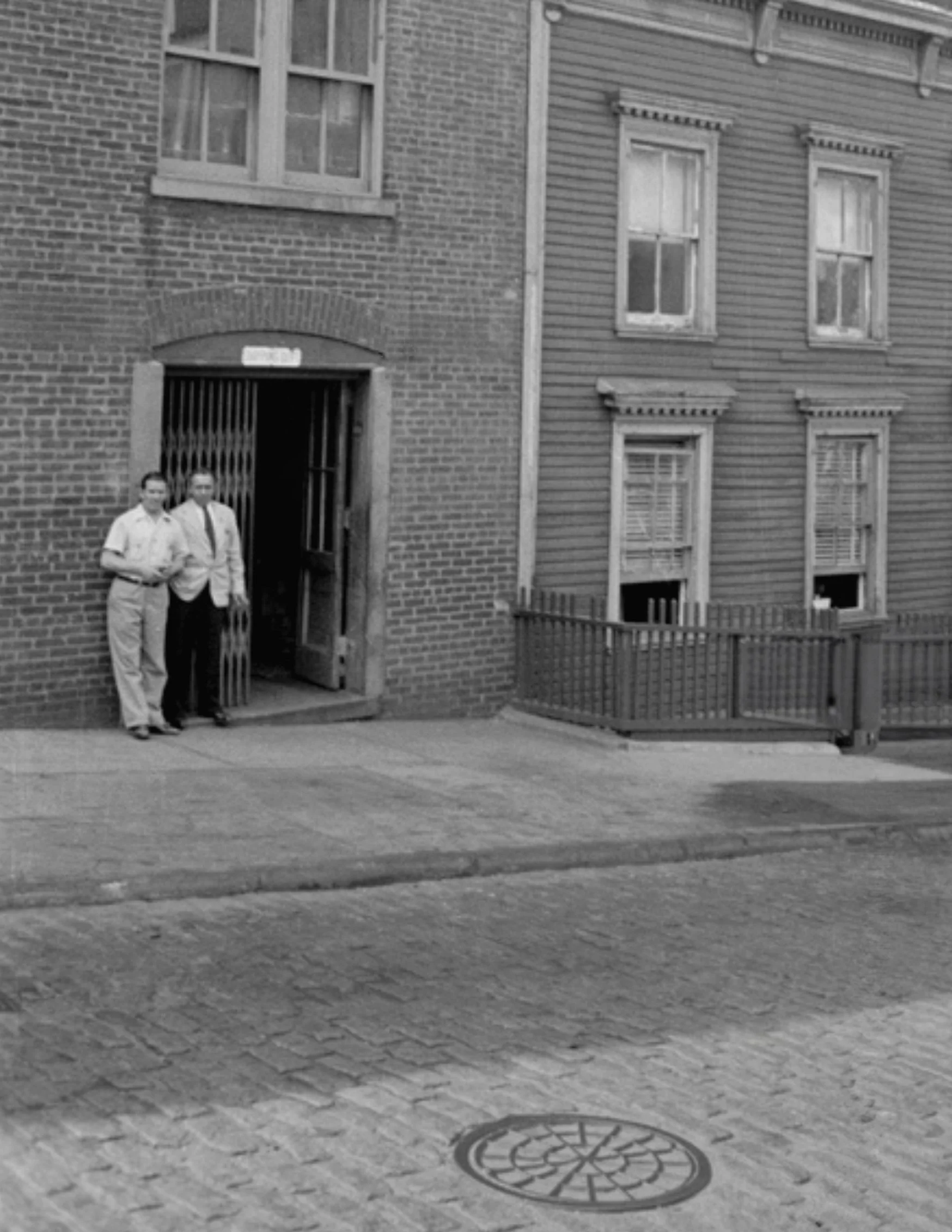 48 Columbia Heights Brooklyn 01 crop.jpg