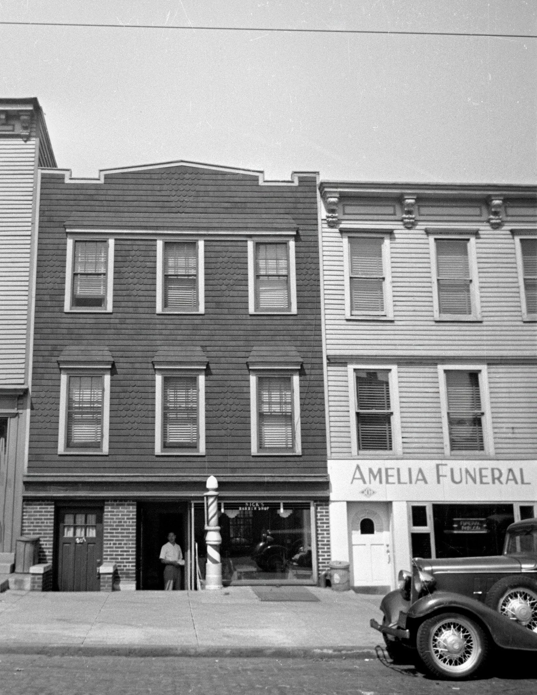 307 Graham Avenue Brooklyn 01 crop.jpg