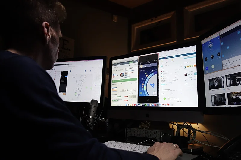 The art of suffering in the digital age 