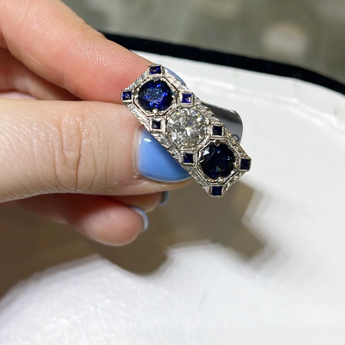 There&rsquo;s no better combination than #sapphire and #diamonds 💫 look at her sparkle! 

#antiquejewelry #artdeco #artdecojewelry #antiques #smallbusinessowner #oneofakindjewelry #supportsmallbusiness