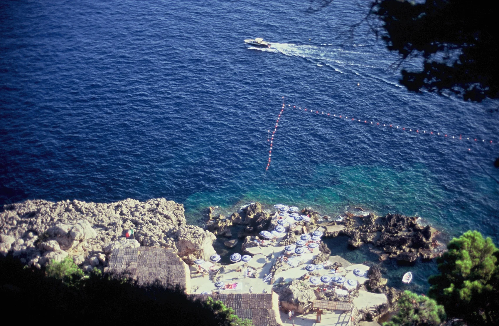 1693R08-R01-026.Jpg