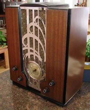 Zenith model 829 is a 7 tube radio. This is the middle of the chrome grille model tombstones for 1935. I think this is the nicest looking grille of the 3 radios. This radio still has it's original grille cloth. Reproduction cloth for this model is not available.