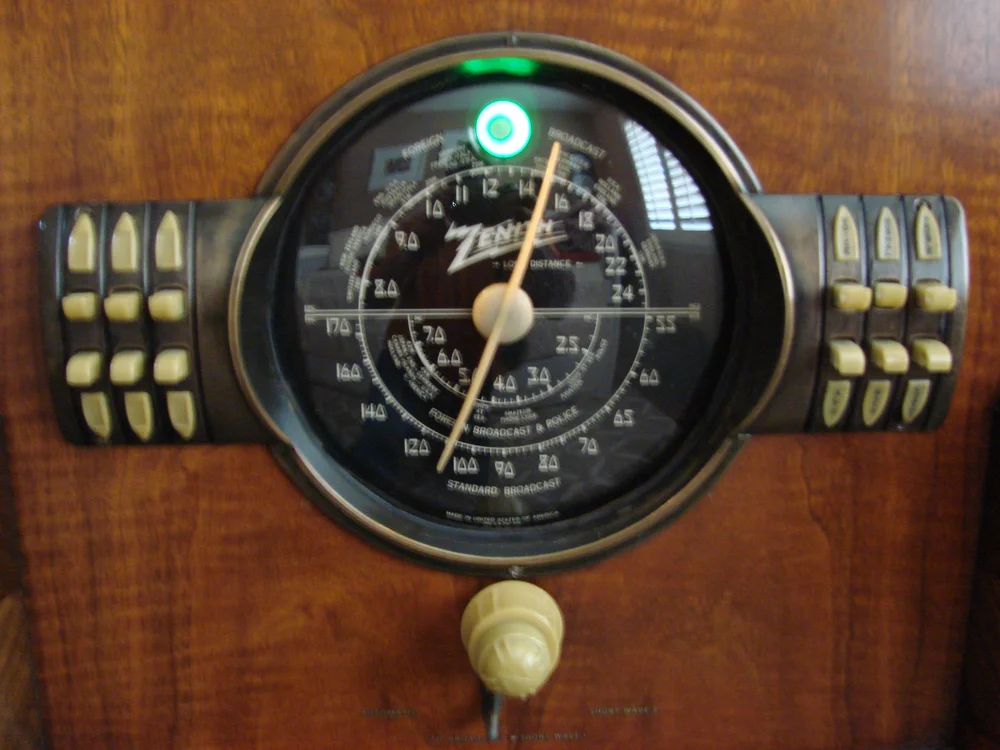 Zenith 7S363 Console Tube Radio from 1939 SOLD!!! — Stan's Antique