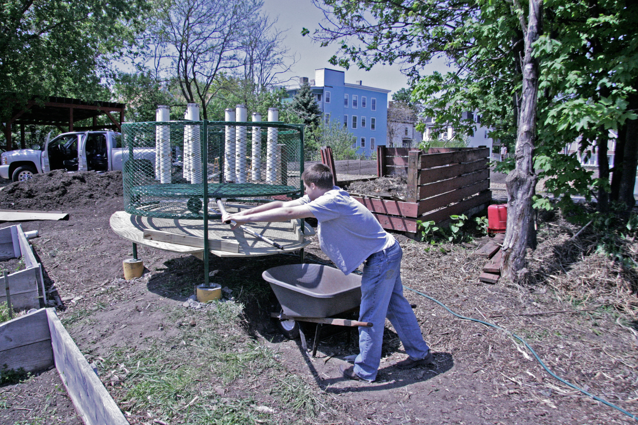 Composter_troy_pushing_adjusted.jpg